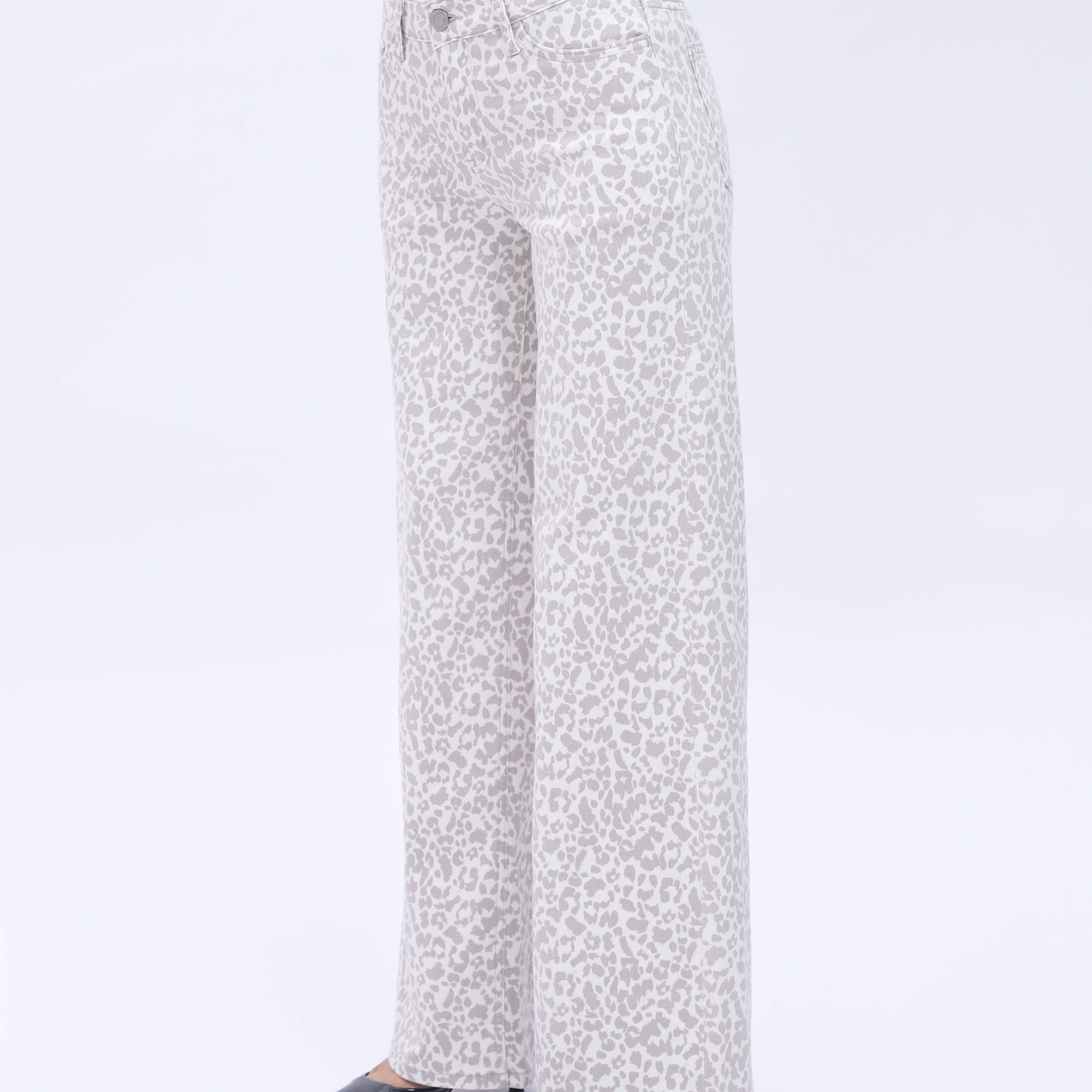 Wide Leg Jeans | Comfortable Fit, Modern Style