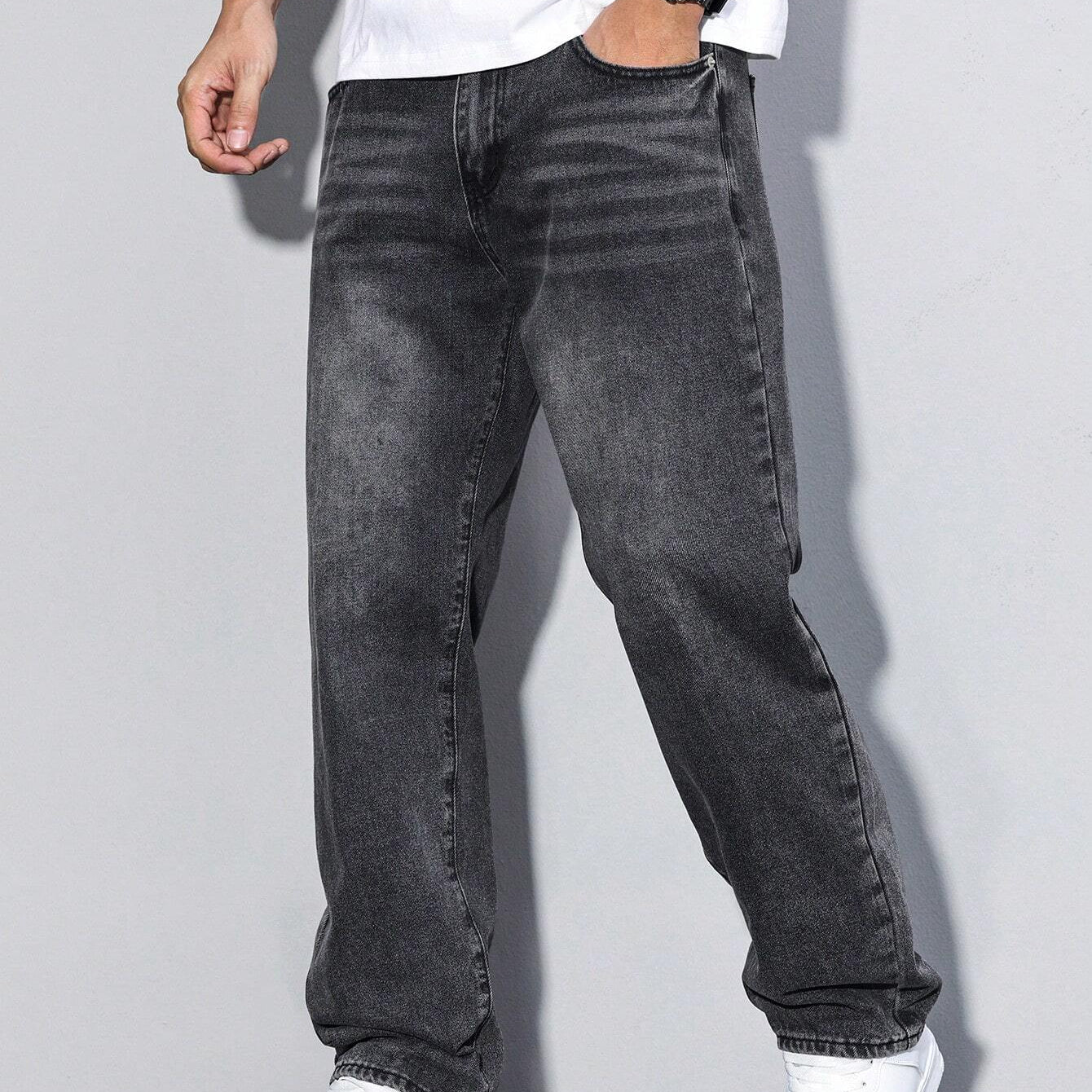 Men's Relaxed Fit Jeans – Straight Leg Casual Denim Trousers