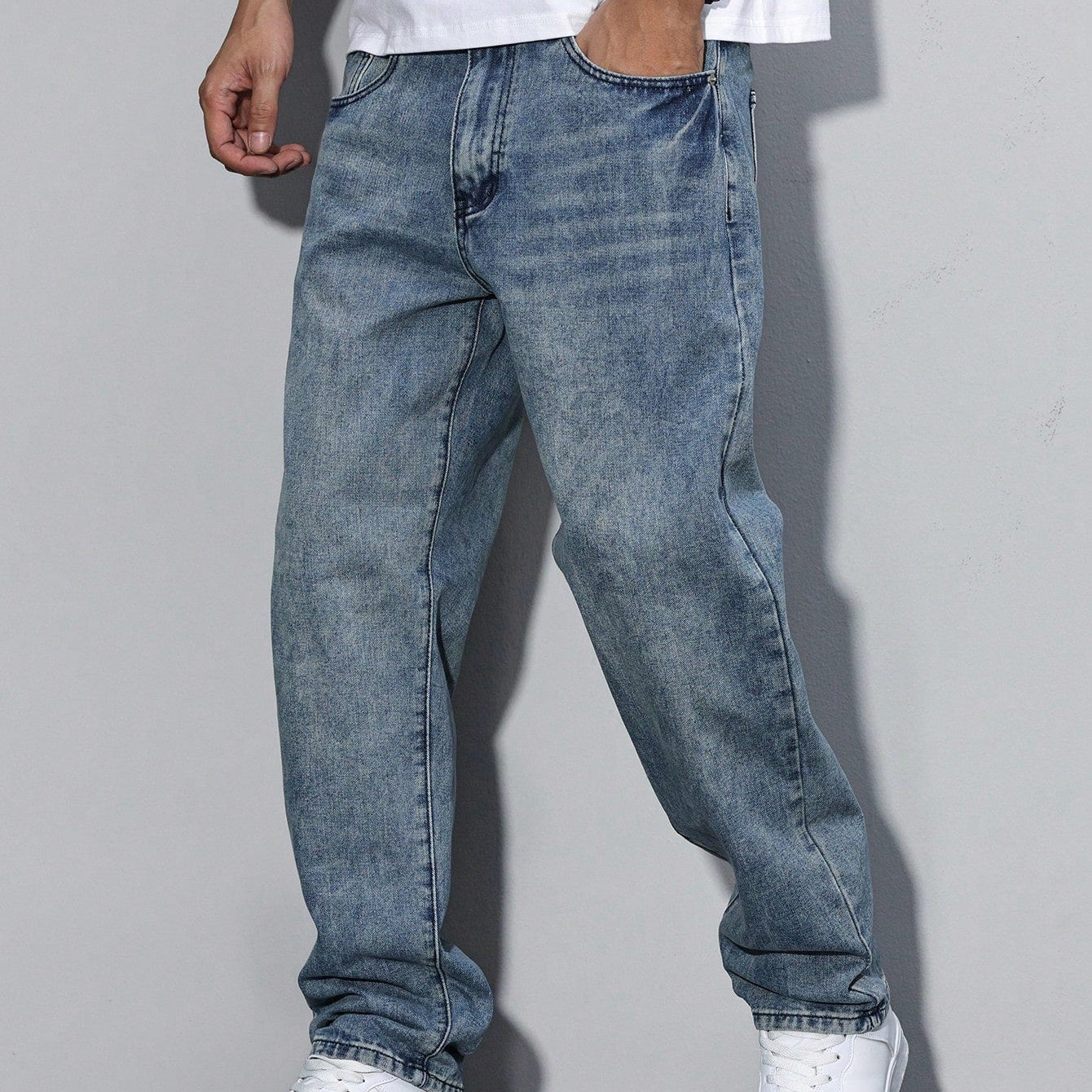 Men's Relaxed Fit Jeans – Straight Leg Casual Denim Trousers
